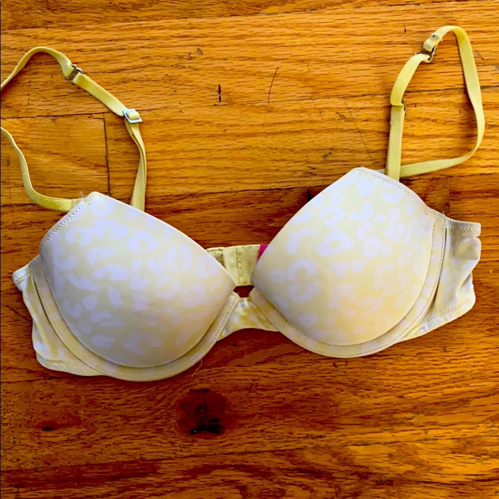 Victoria’s Secret Pink T-Shirt Bra